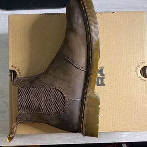 Doc Martens Chelsea boots brown